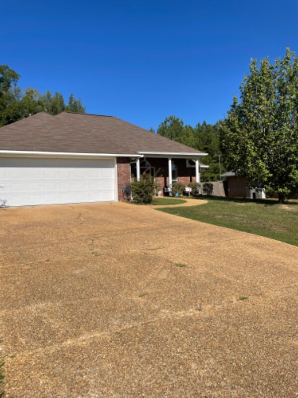 Foto del edificio - 561 Eaglewood Dr