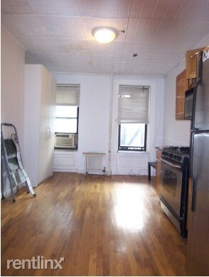 Building Photo - 443 W 49th St