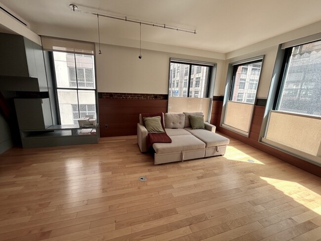Foto del edificio - 681 Washington St