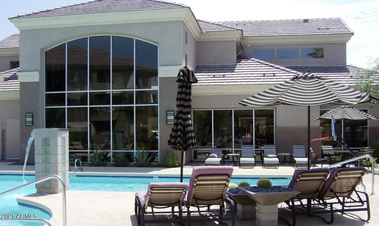 Foto del edificio - 18416 N Cave Creek Rd