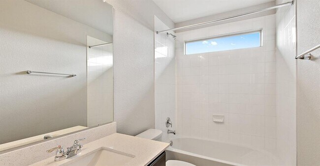 Foto del edificio - 14111 Macquarie Dr