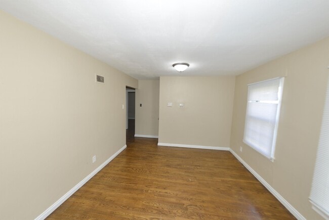 Building Photo - 6127 Shillington Dr