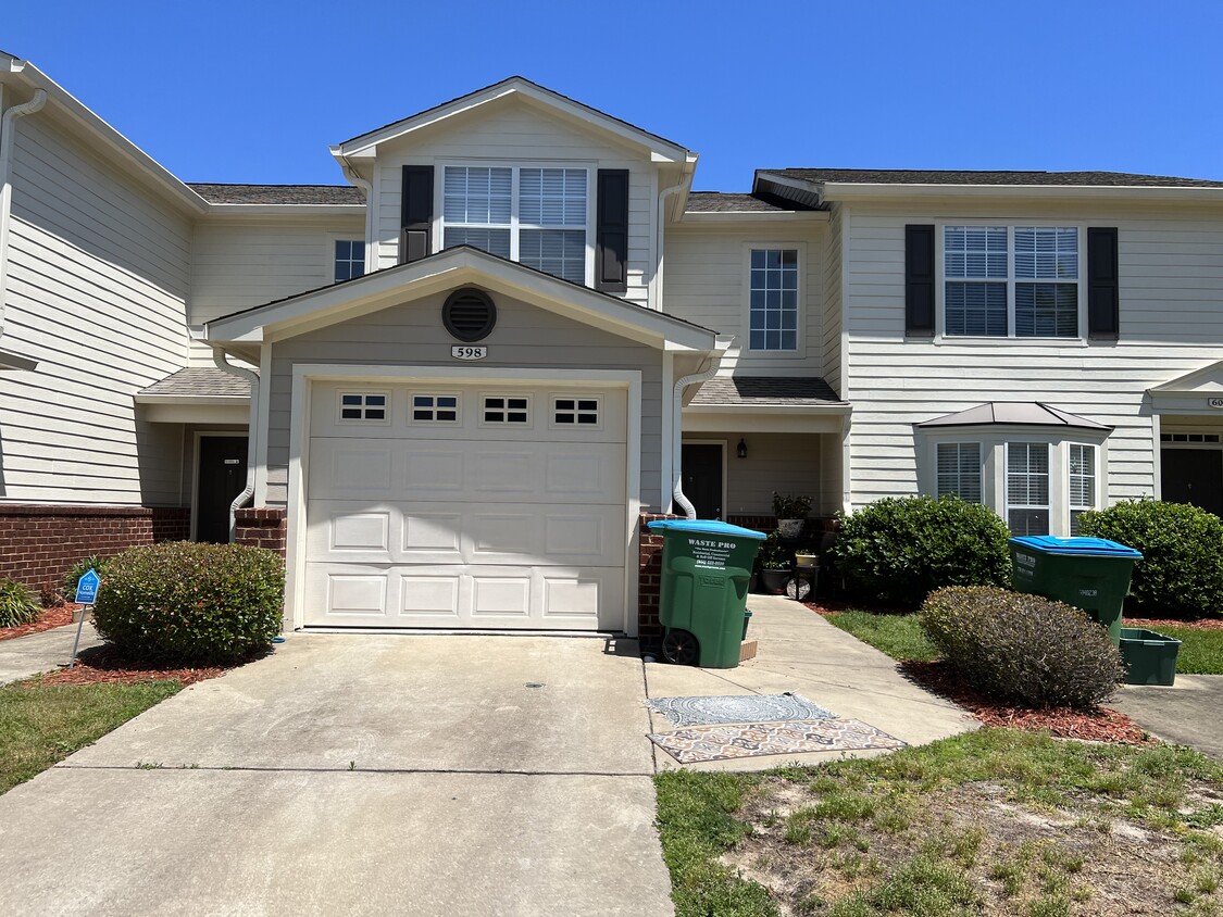 598 Wingspan Way, Crestview, FL 32536 Townhome Rentals in Crestview