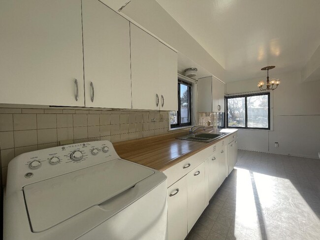 Foto del edificio - 35th St Duplex