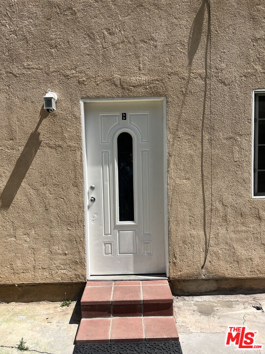 Foto del edificio - 1256 W 25th St