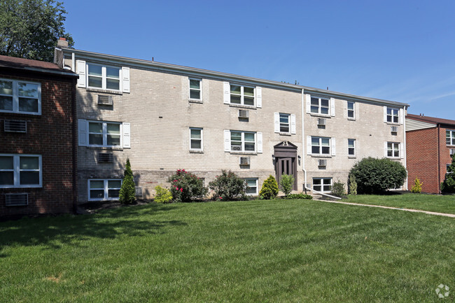 Yorkshire House Apartments Apartments - York, PA | Apartments.com