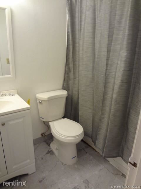 Building Photo - 2 br, 2 bath  - 925 NE 209th St Apt 202