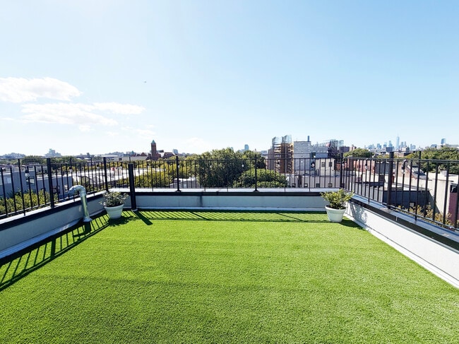 Foto del edificio - 333 Tompkins Ave