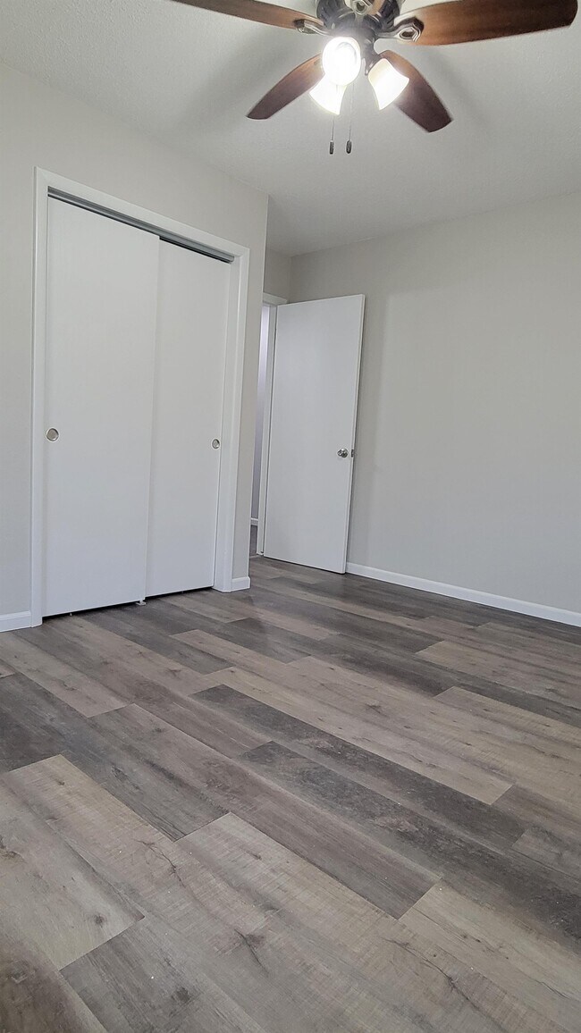 Foto del edificio - 1014 E 17th St