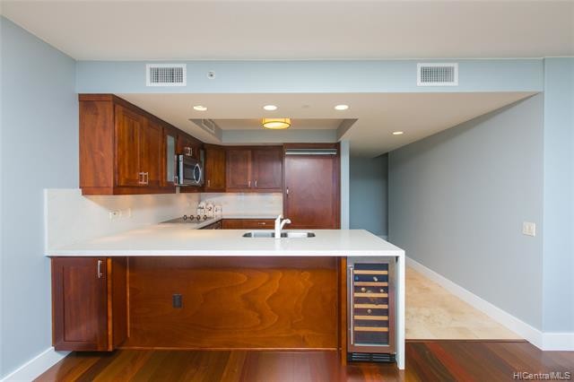 Building Photo - 1551 Ala Wai Blvd