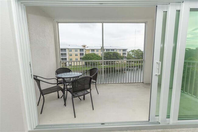 Foto del edificio - 8403 Placida Rd