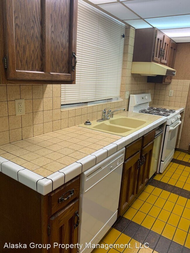 Foto del edificio - 10901 Livingston St