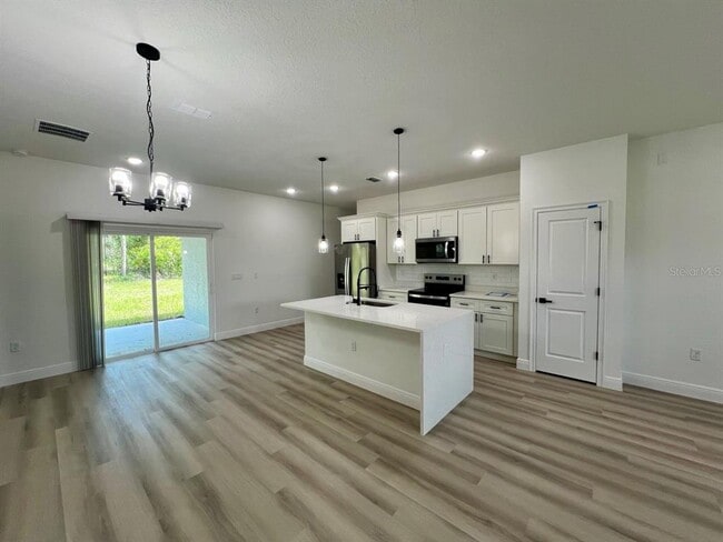 Building Photo - 8114 N Maltese Dr