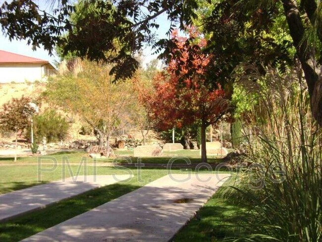 Foto del edificio - 2990 E Riverside Dr