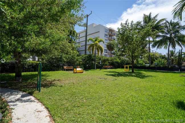 Building Photo - 9200 E Bay Harbor Dr