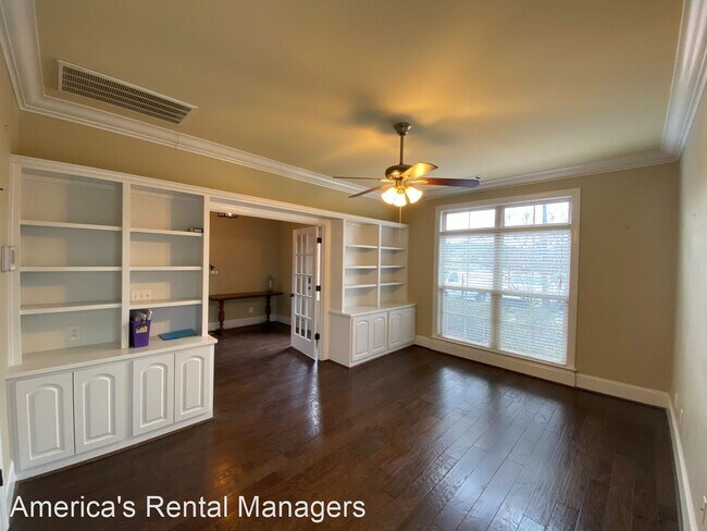 Building Photo - 4 br, 2.5 bath House - 4005 Belvedere Court