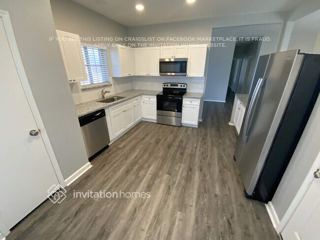 Foto del edificio - 6604 Shoal Creek Dr