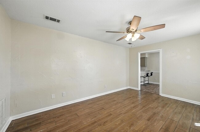 Building Photo - 205 Davis Rd