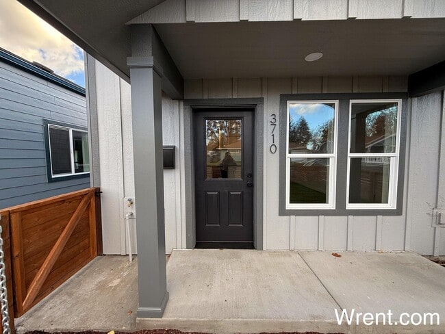 Foto del edificio - 3710-3712 E Liberty