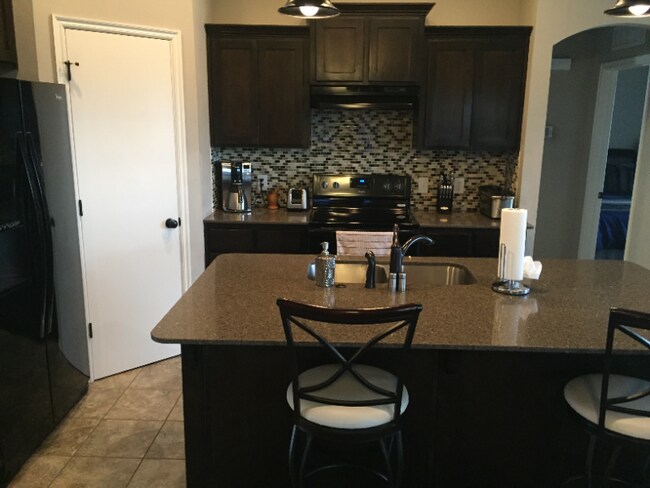 Building Photo - 5001 N Nancy Lee Dr