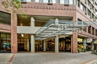 Building Photo - 211 E Ohio St