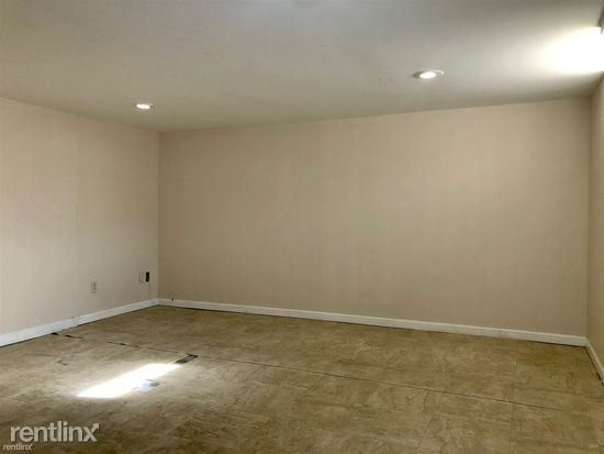 Foto del edificio - 3 br, 1.5 bath Townhome - 1235 Kevin R