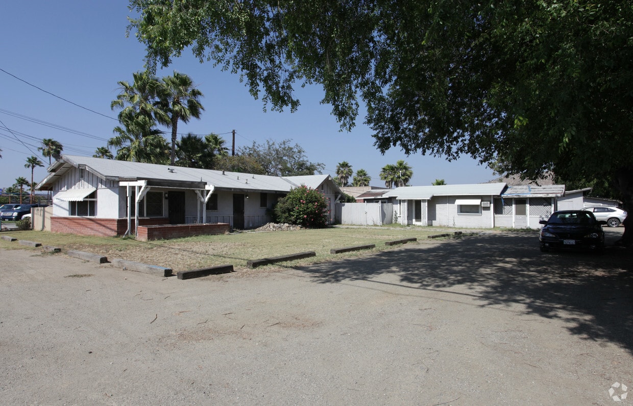 Building Photo - 2471 Hamner Ave