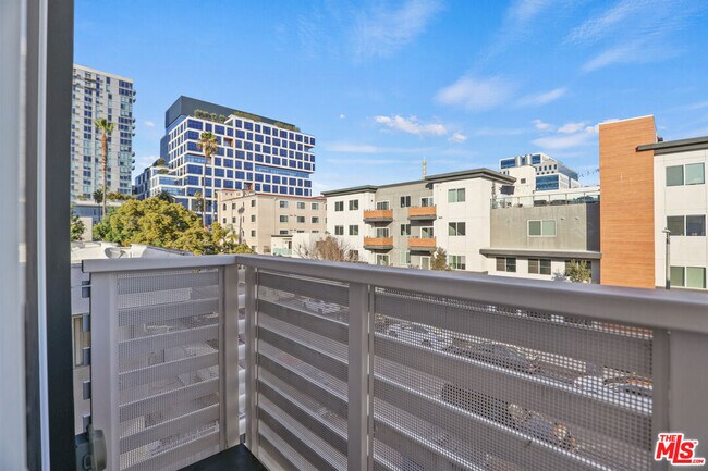 Foto del edificio - 1439 Tamarind Ave