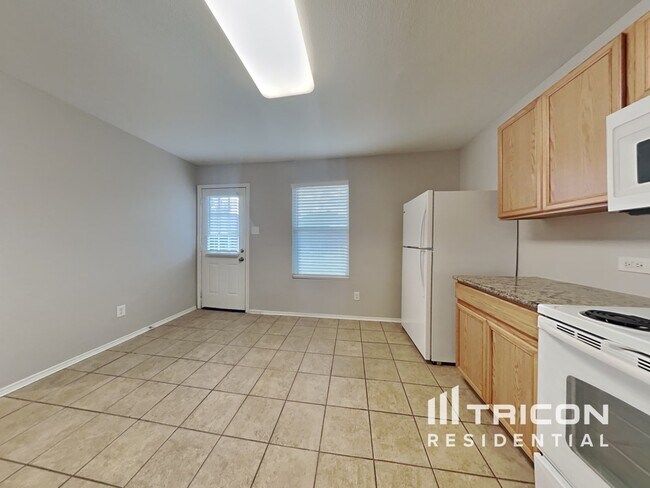 Building Photo - 1125 Mustang Ridge Fort Worth TX