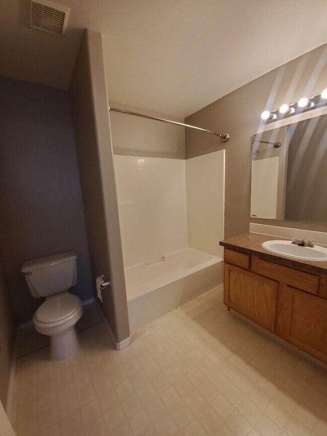 Building Photo - 1003 Gold Creek Dr