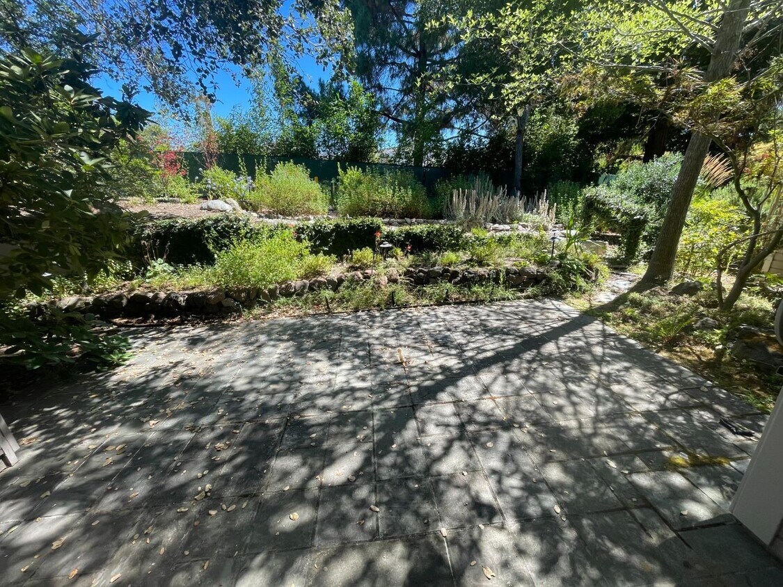Primary Photo - 14 Alverno Ct