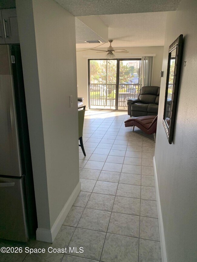 Building Photo - 7101 Ridgewood Ave