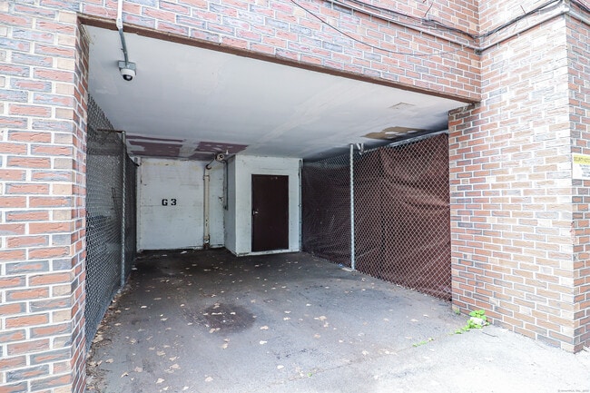 Building Photo - 40 Owen St
