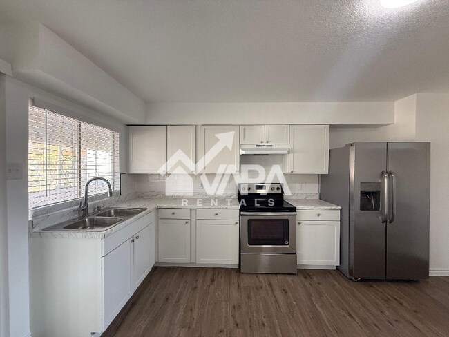 Building Photo - 5714 Elk Lake Dr