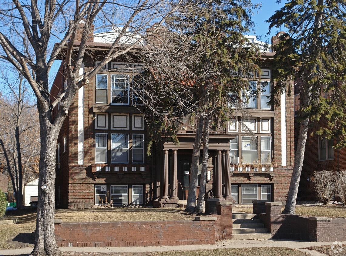 Building Photo - 1891 Grand Ave