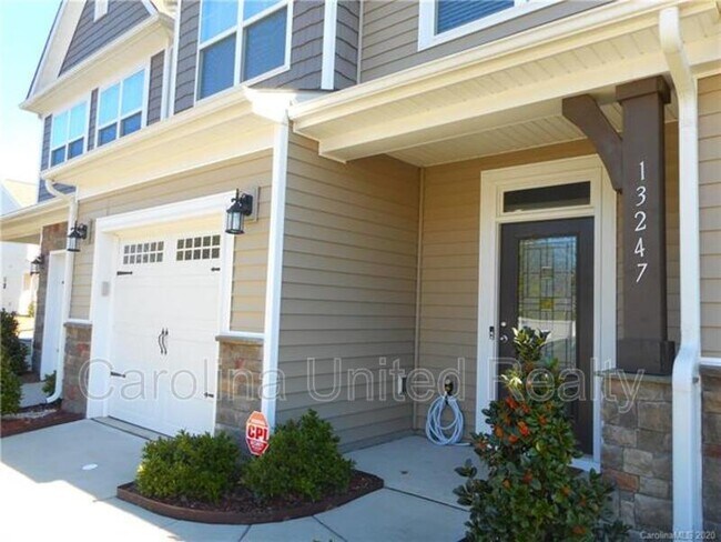 Foto del edificio - 13247 Savannah Point Dr