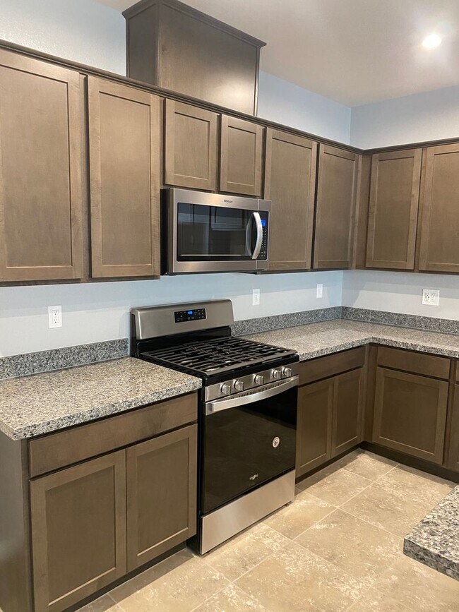 Building Photo - BRAND NEW HOME! 3 BEDROOMS PLUS LOFT!