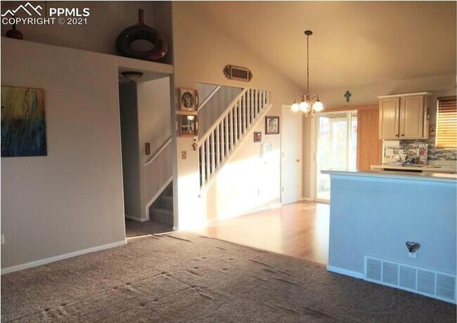 Building Photo - 2-story Home on HUGE CORNER LOT in Pueblo West