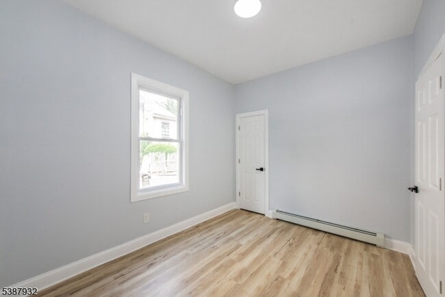 Building Photo - 48 N York St