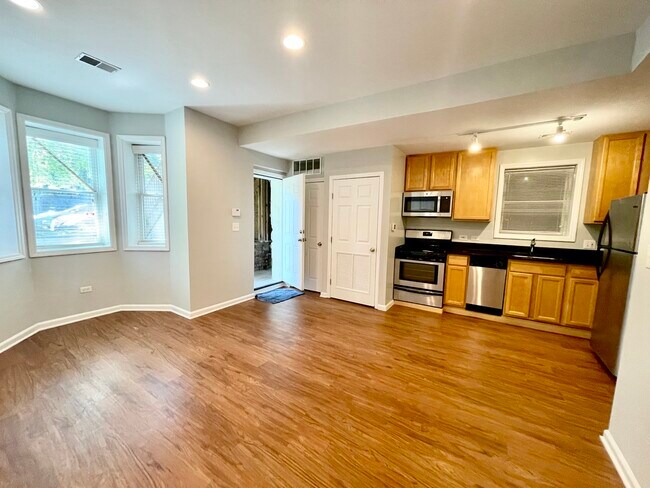 Foto del edificio - 1448 W Henderson St
