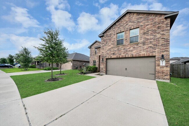 Building Photo - 18319 Pin Oak Lake Dr