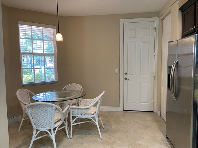 Foto del edificio - 16185 Poppy Seed Cir