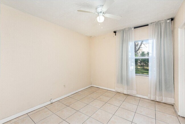 Building Photo - 600 Tropic St