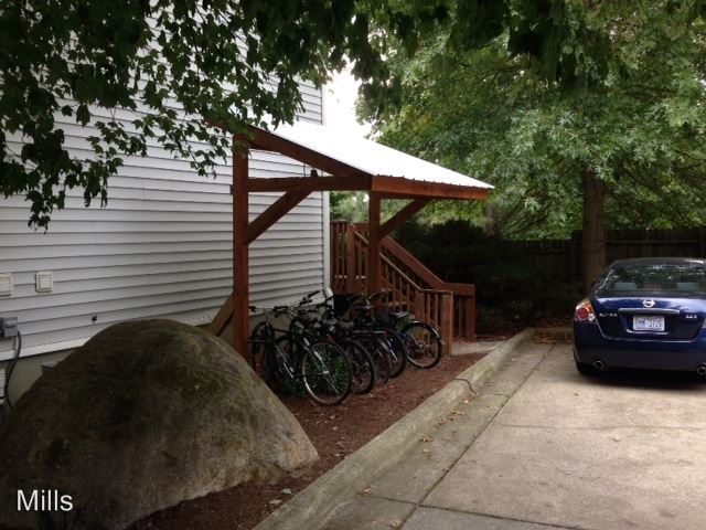 Building Photo - 4 br, 2 bath Room For Rent - 113 Howell St