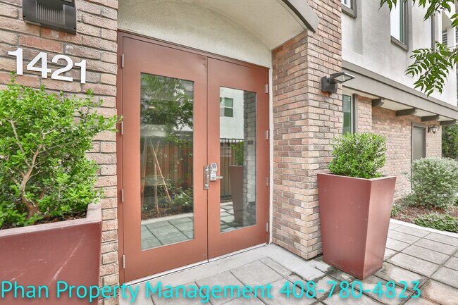 Foto del edificio - 1421 Nightshade Rd