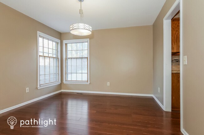 Foto del edificio - 10200 Garnett St, Overland Park, KS, 66214