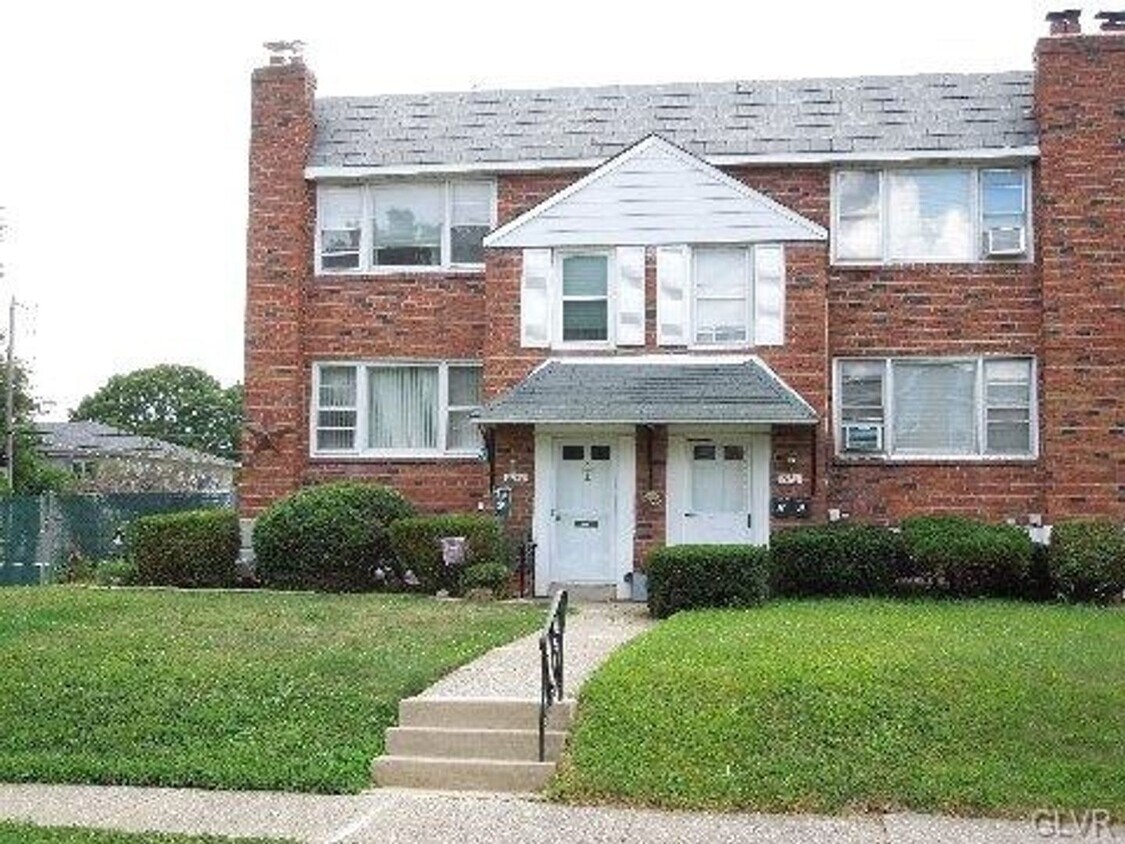 Foto principal - 2 Bedroom-1 Full Bath in South Allentown w...
