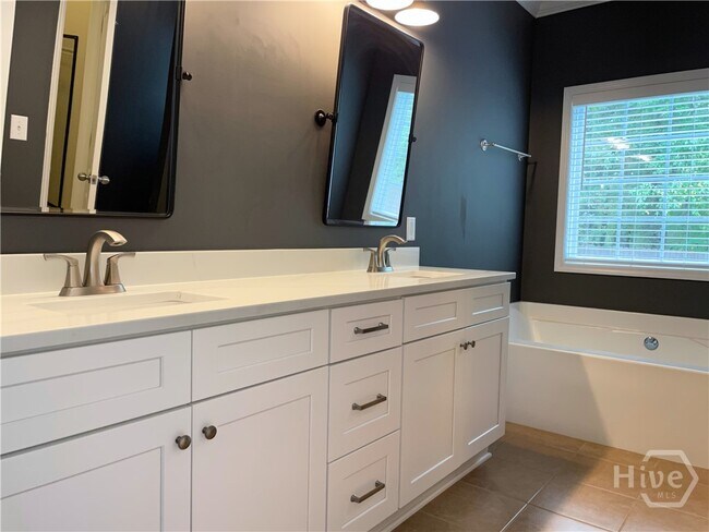 Foto del edificio - 2196 Eisenhower Ave