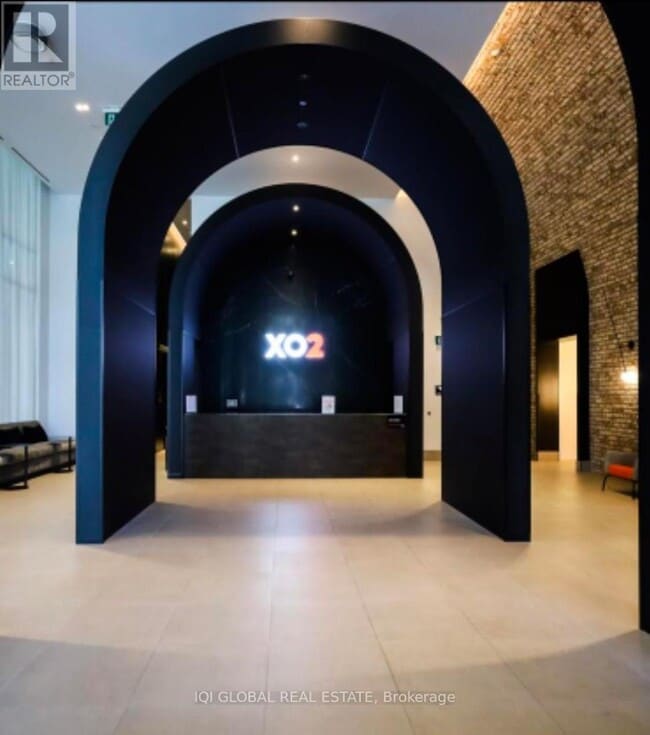 Building Photo - 285 Dufferin St