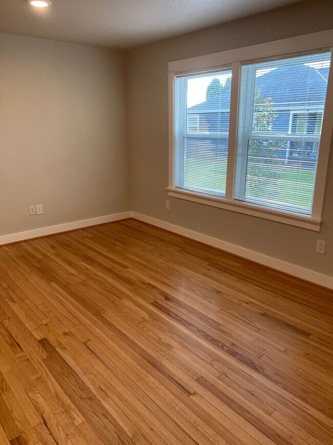 Foto del edificio - Modern Vintage Alberta Arts  1250sqft 1BR-...